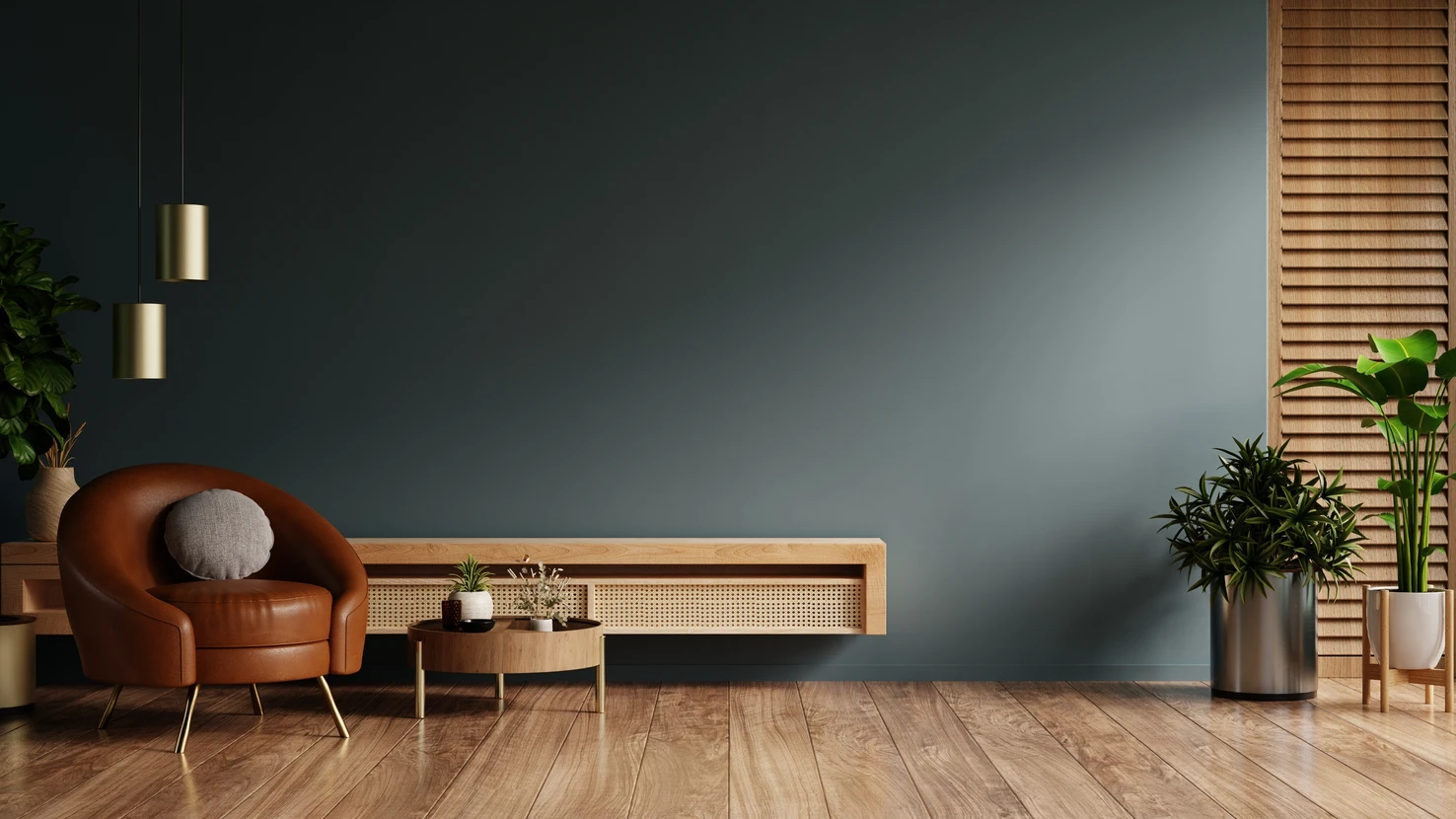 Intérieur moderne avec fauteuil en cuir marron, meuble TV en bois avec cannage, mur vert foncé et parquet